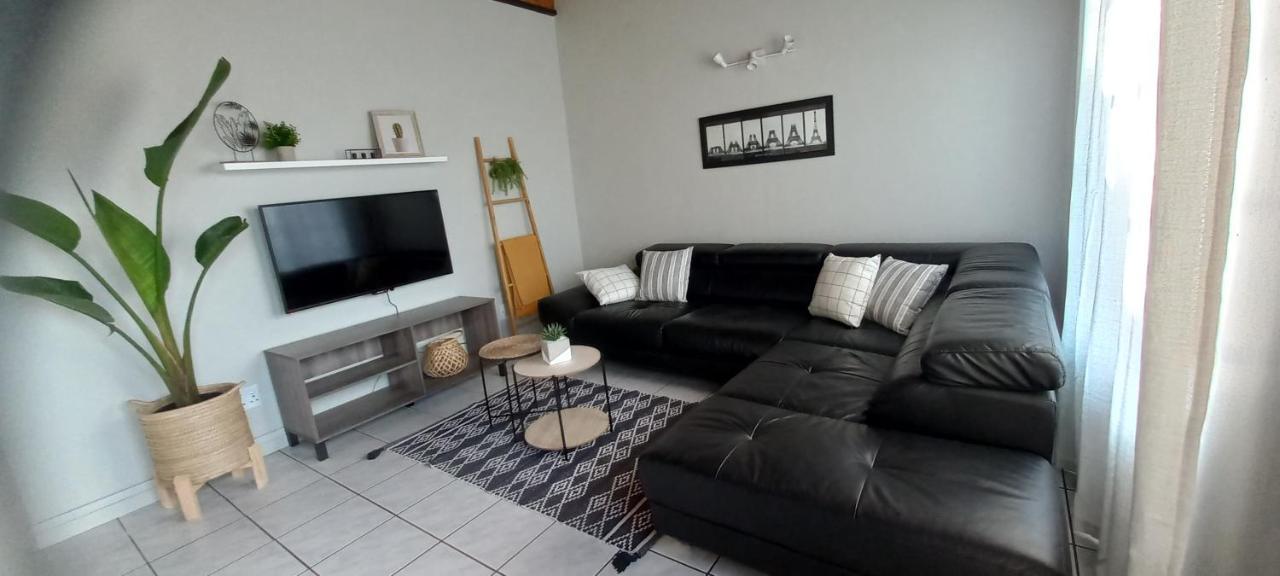 Mucha Airbnb Hotel Walvis Bay Kültér fotó